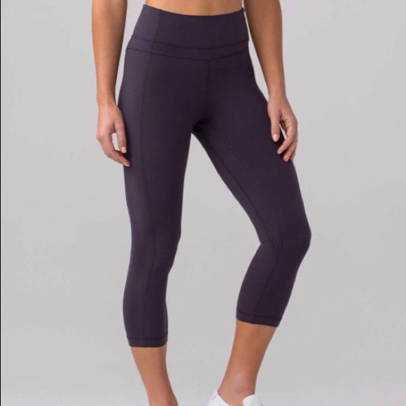 🎈 Lululemon Pushing Limits Crop 🎈 - Picture 3 of 9